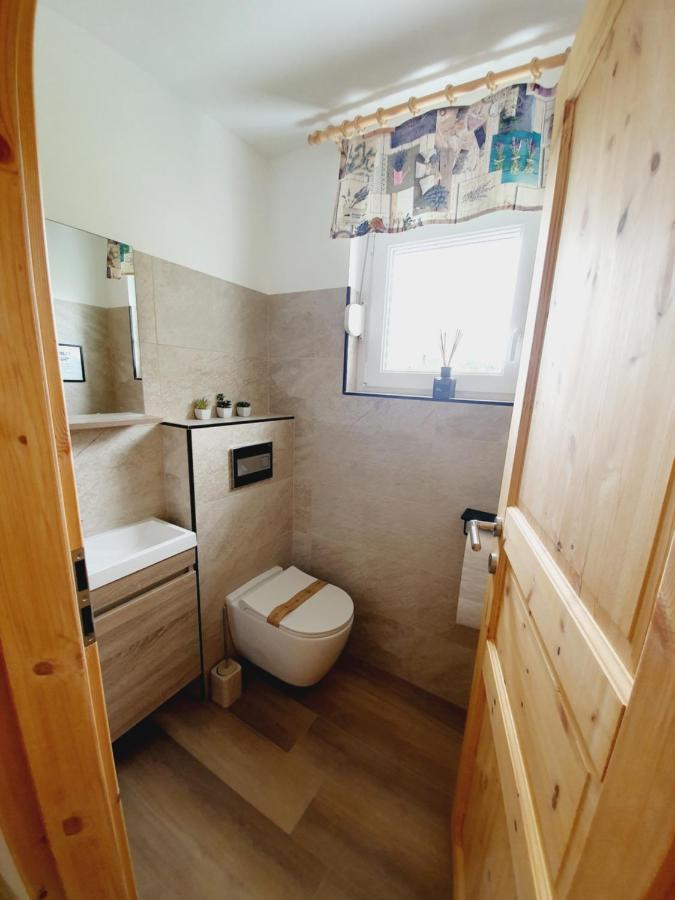 Honey Apartments Zirovnica Buitenkant foto